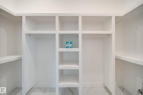 21 20425 93 Avenue, Edmonton, AB - Indoor With Storage