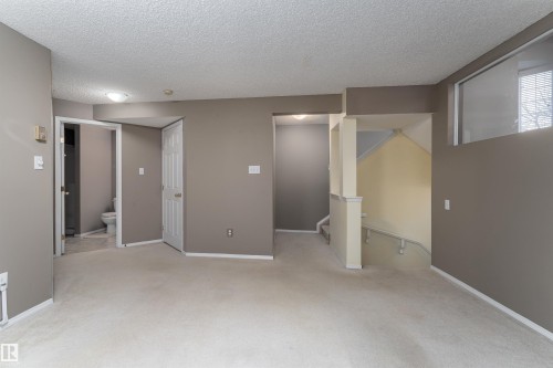 1204 Gillespie Crescent, Edmonton, AB 