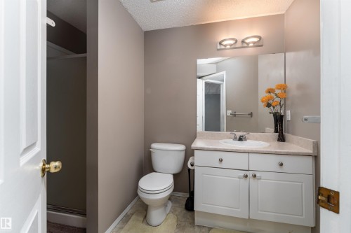 1204 Gillespie Crescent, Edmonton, AB 