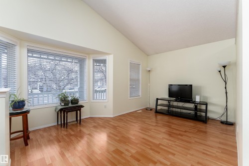 1204 Gillespie Crescent, Edmonton, AB - Indoor