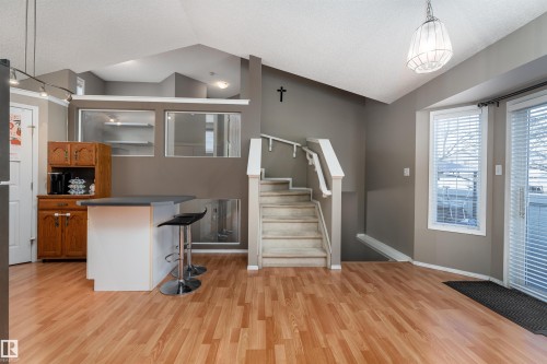 1204 Gillespie Crescent, Edmonton, AB 