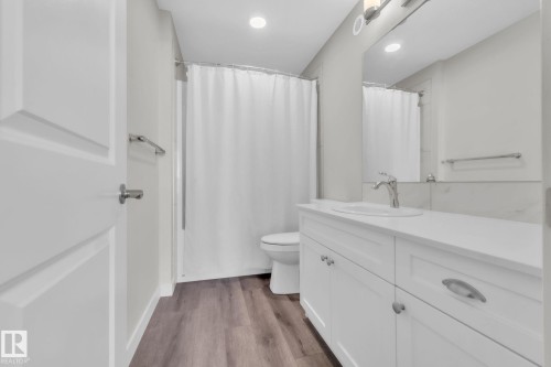 37 Sienna Boulevard, Fort Saskatchewan, AB - Indoor Photo Showing Bathroom