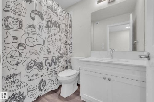 37 Sienna Boulevard, Fort Saskatchewan, AB - Indoor Photo Showing Bathroom