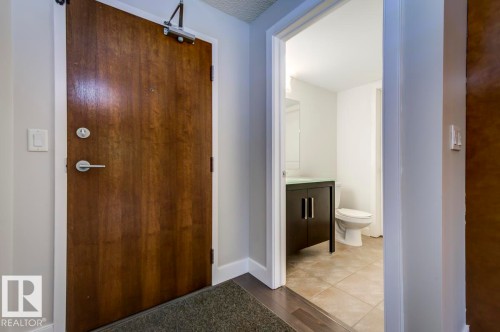 205 9316 82 Avenue, Edmonton, AB - Indoor Photo Showing Bathroom