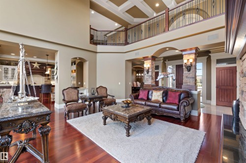129 Riverview Crescent, Rural Sturgeon County, AB - Indoor Photo Showing Living Room