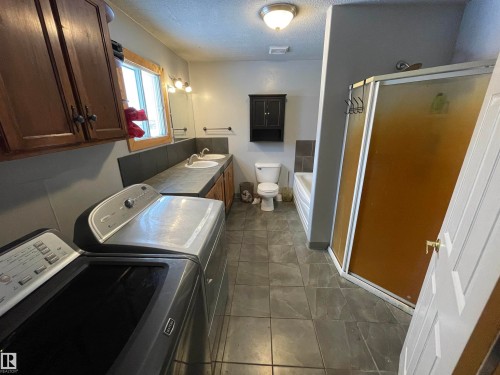48329 Twp Rd 622, Rural Bonnyville M.D., AB - Indoor Photo Showing Laundry Room