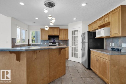 4074 33A Street, Edmonton, AB - Indoor Photo Showing Kitchen