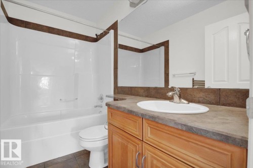 4074 33A Street, Edmonton, AB - Indoor Photo Showing Bathroom