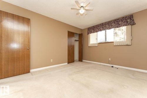 10207 165 Avenue, Edmonton, AB - Indoor Photo Showing Other Room