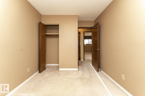 10207 165 Avenue, Edmonton, AB - Indoor Photo Showing Other Room