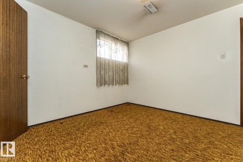 10207 165 Avenue, Edmonton, AB - Indoor Photo Showing Other Room