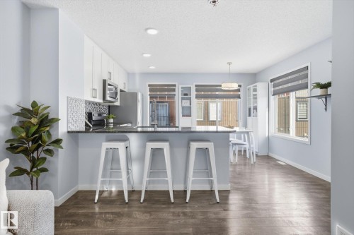 111 3305 Orchards Link, Edmonton, AB - Indoor Photo Showing Kitchen