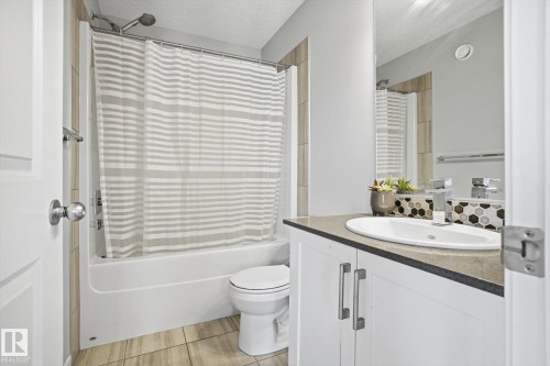 111 3305 Orchards Link, Edmonton, AB - Indoor Photo Showing Bathroom