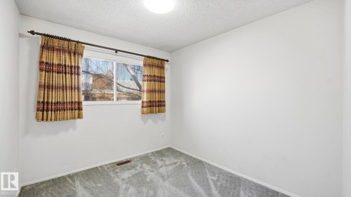 10478 21 Avenue, Edmonton, AB - Indoor Photo Showing Other Room