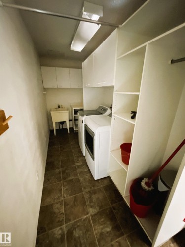 #6 Lakeview Crescent, Cold Lake, AB - Indoor Photo Showing Laundry Room