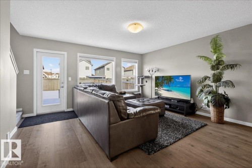 5220 20 Avenue Sw, Edmonton, AB - Indoor