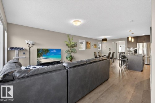 5220 20 Avenue Sw, Edmonton, AB - Indoor