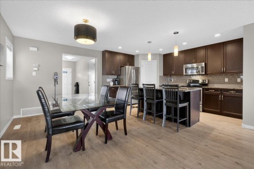 5220 20 Avenue Sw, Edmonton, AB - Indoor