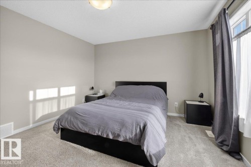 5220 20 Avenue Sw, Edmonton, AB - Indoor Photo Showing Bedroom