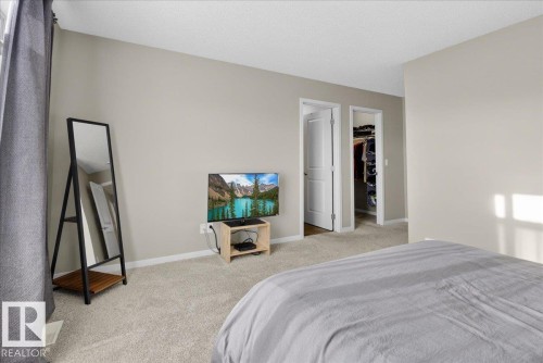 5220 20 Avenue Sw, Edmonton, AB - Indoor Photo Showing Bedroom