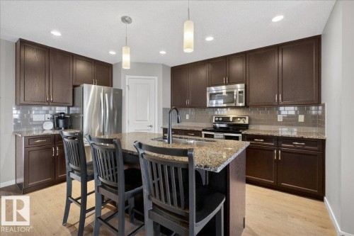 5220 20 Avenue Sw, Edmonton, AB - Indoor Photo Showing Kitchen With Upgraded Kitchen