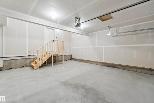 19 Springbrook Wynd, Spruce Grove, AB - Indoor Photo Showing Garage
