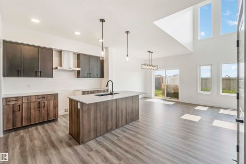 19 Springbrook Wynd, Spruce Grove, AB - Indoor Photo Showing Kitchen With Upgraded Kitchen