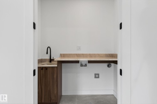 5820 110 Street, Edmonton, AB - Indoor