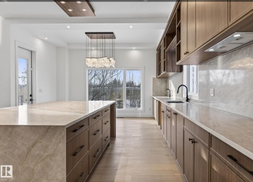 5820 110 Street, Edmonton, AB - Indoor Photo Showing Kitchen With Upgraded Kitchen