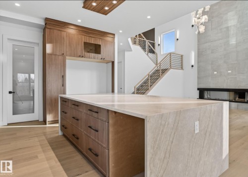 5820 110 Street, Edmonton, AB - Indoor