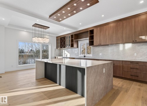 5820 110 Street, Edmonton, AB - Indoor Photo Showing Kitchen With Upgraded Kitchen