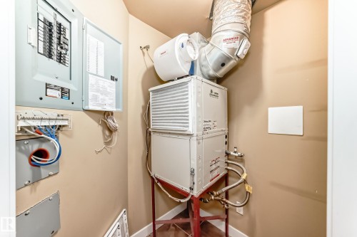 103 7907 109 Street, Edmonton, AB - Indoor