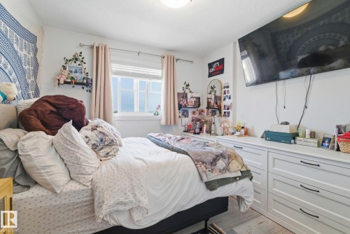 34 1391 Starling Drive, Edmonton, AB - Indoor Photo Showing Bedroom