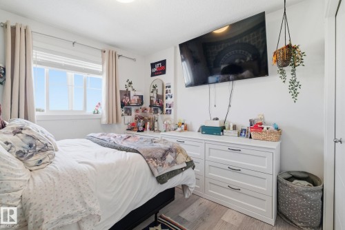 34 1391 Starling Drive, Edmonton, AB - Indoor Photo Showing Bedroom