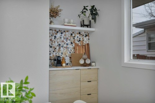 10239 50 Street, Edmonton, AB - Indoor