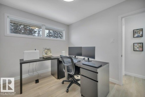 10239 50 Street, Edmonton, AB - Indoor Photo Showing Office