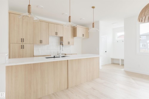 2638 62 Street, Edmonton, AB - Indoor Photo Showing Kitchen
