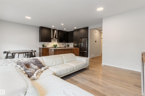 15832 22 Avenue, Edmonton, AB - Indoor Photo Showing Living Room