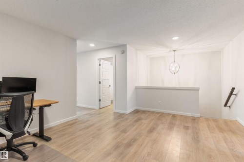 15832 22 Avenue, Edmonton, AB - Indoor Photo Showing Office