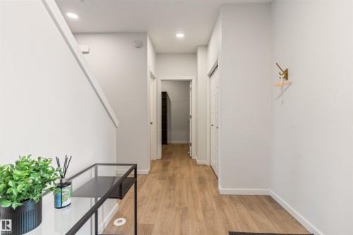 15832 22 Avenue, Edmonton, AB - Indoor Photo Showing Other Room