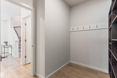 15832 22 Avenue, Edmonton, AB - Indoor Photo Showing Other Room