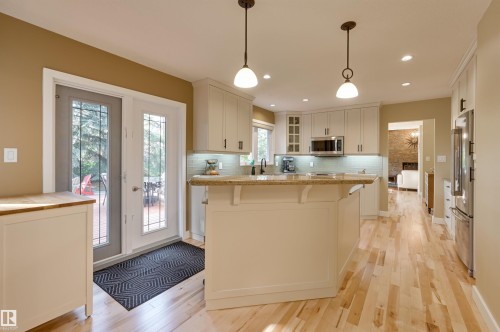 17623 53 Avenue, Edmonton, AB - Indoor Photo Showing Kitchen