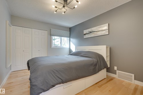 17623 53 Avenue, Edmonton, AB - Indoor Photo Showing Bedroom