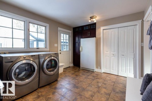104 Quesnell Crescent, Edmonton, AB - Indoor Photo Showing Laundry Room