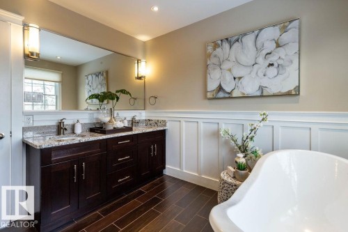 104 Quesnell Crescent, Edmonton, AB - Indoor Photo Showing Bathroom