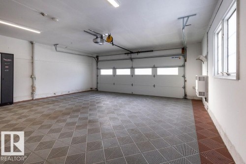 104 Quesnell Crescent, Edmonton, AB - Indoor Photo Showing Garage