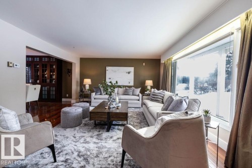 104 Quesnell Crescent, Edmonton, AB - Indoor Photo Showing Living Room