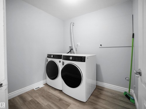 1460 Lakewood Road W, Edmonton, AB - Indoor Photo Showing Laundry Room