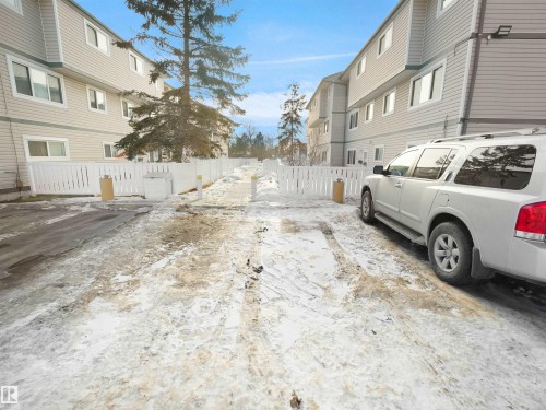 1460 Lakewood Road W, Edmonton, AB - Outdoor With Exterior