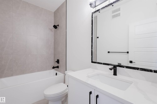 234 Edgemont Green Green, Edmonton, AB - Indoor Photo Showing Bathroom